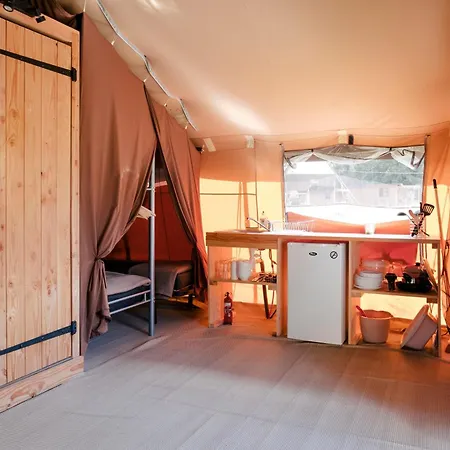 Huttopia Calvados - Normandie キャンプ場